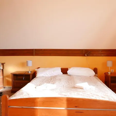 Holiday home Dom Nad Jeziorem Radunskim *